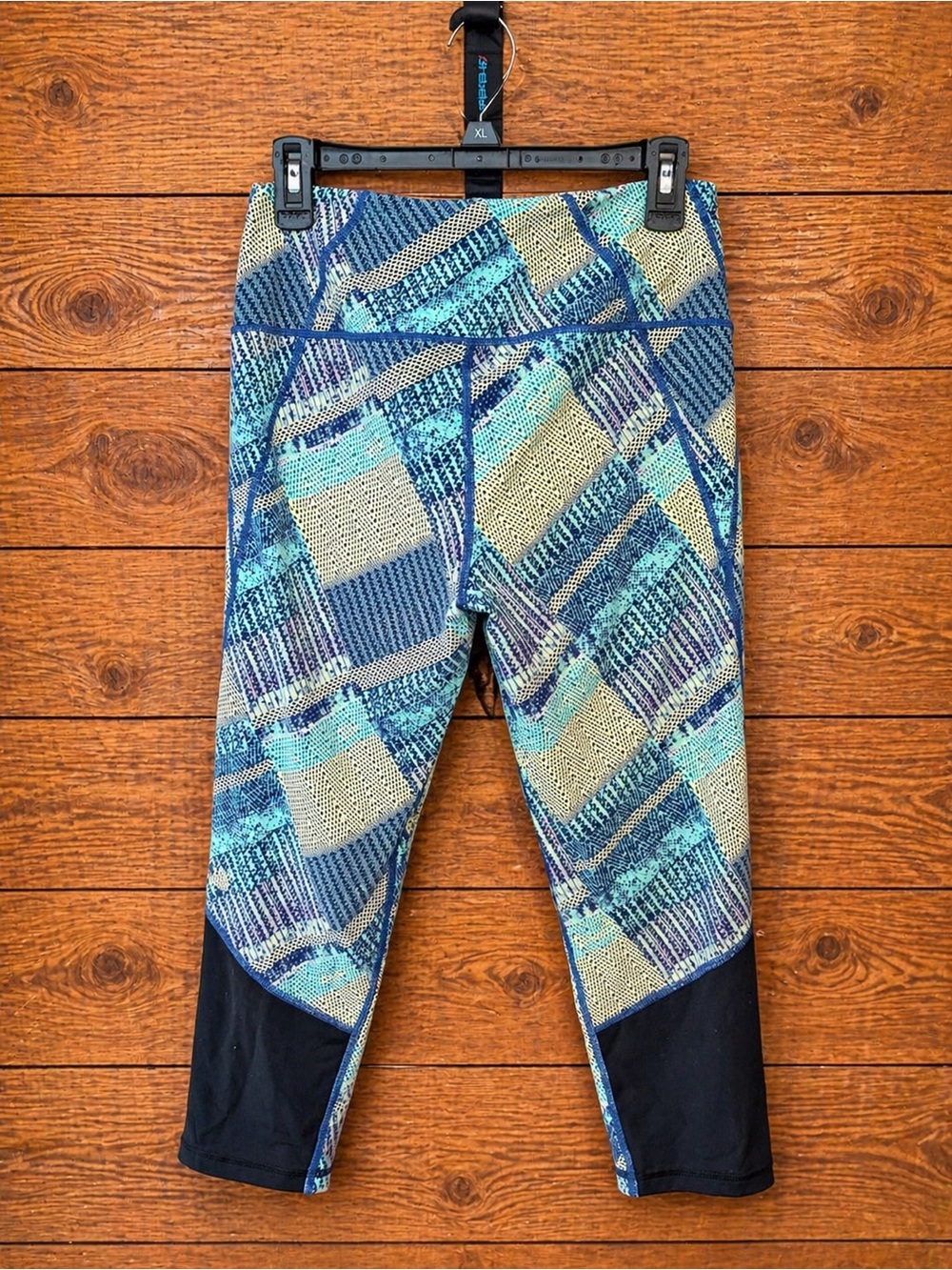 Victoria's Secret Black & Teal Patterned Active Capris